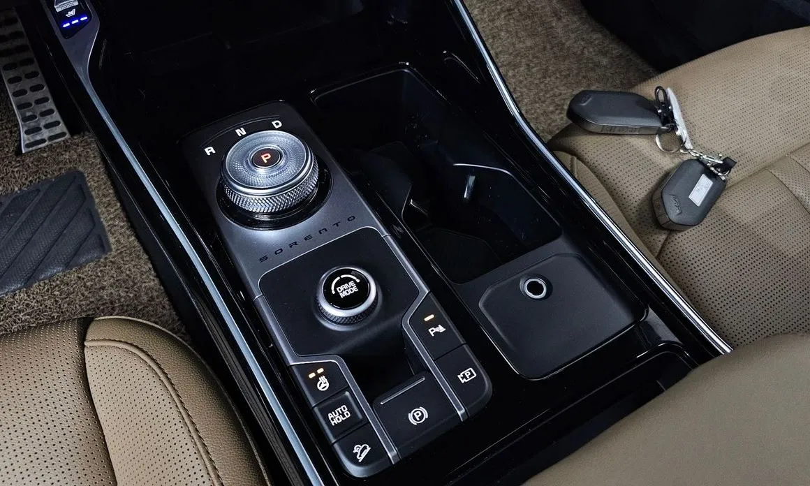 Kia Sorento — фото 7