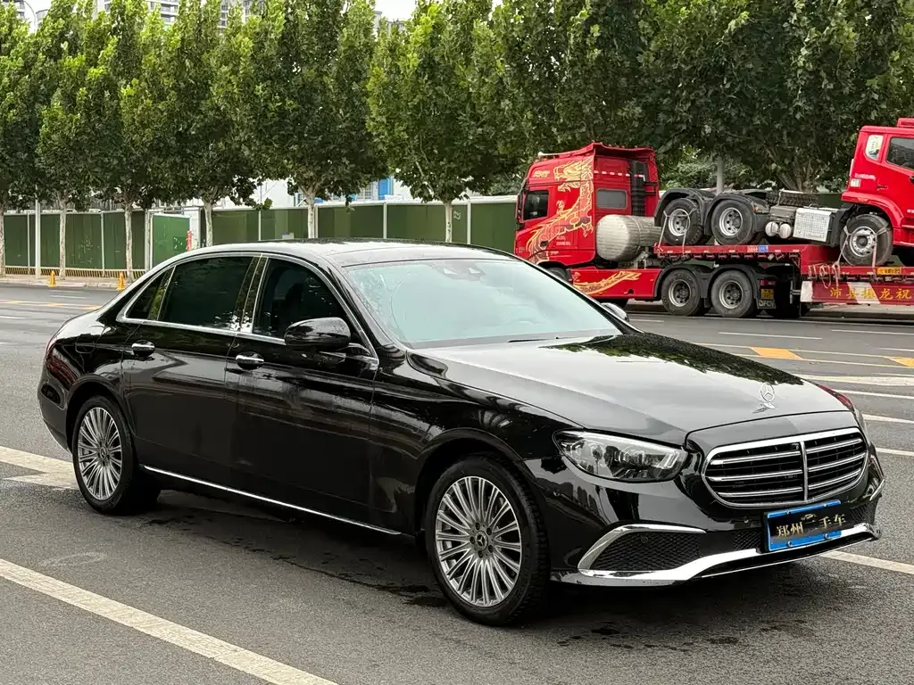 Mercedes-Benz E-Class — фото 5