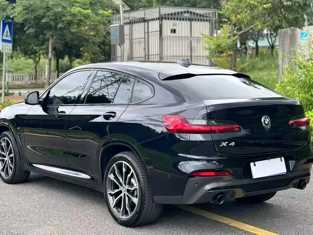 BMW X4 — фото 7