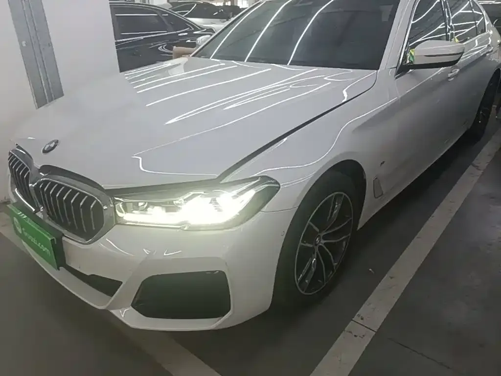 BMW 5 Series — фото 1
