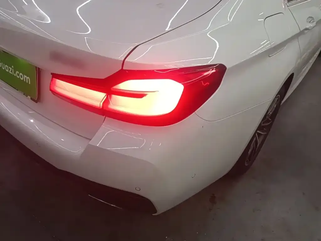 BMW 5 Series — фото 4