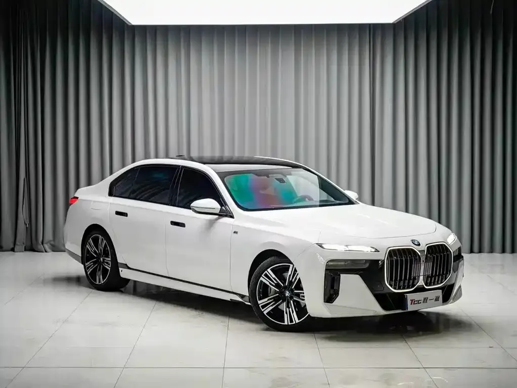 BMW 7 Series — фото 10