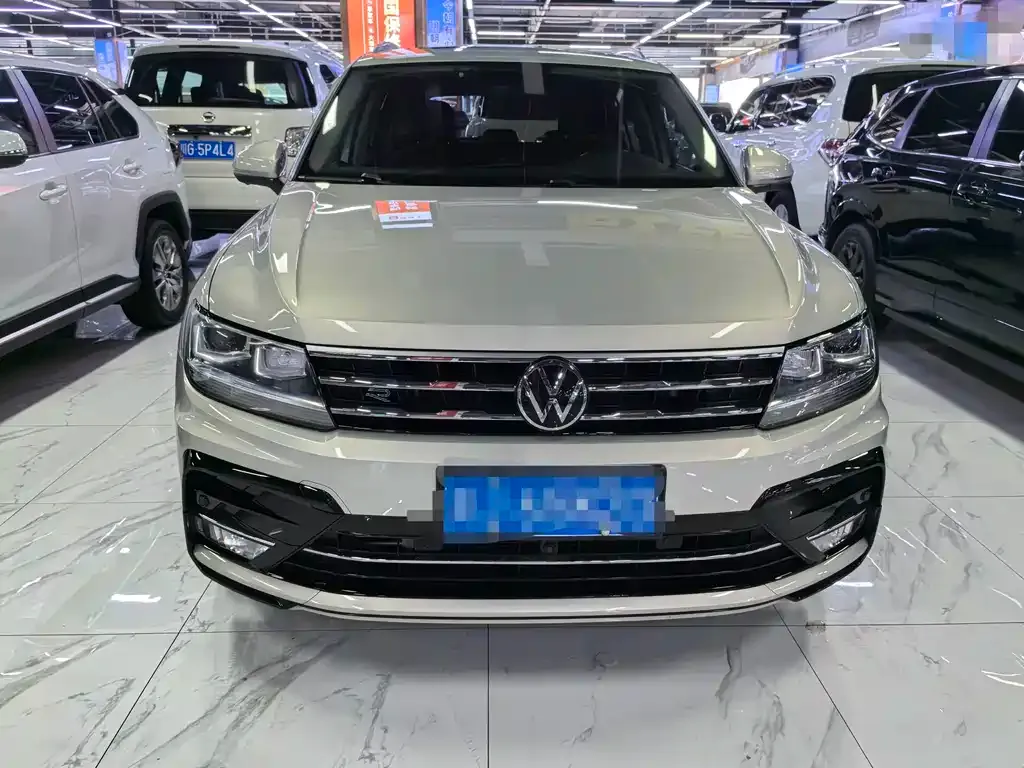 Volkswagen Tiguan L — фото 2