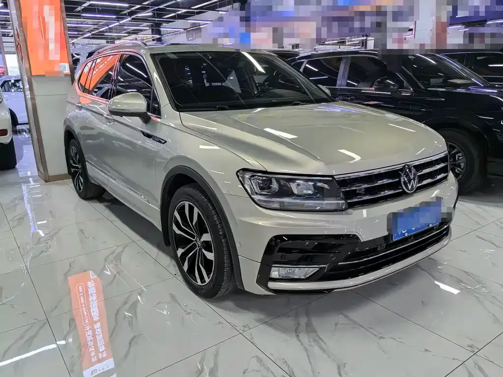 Volkswagen Tiguan L — фото 6