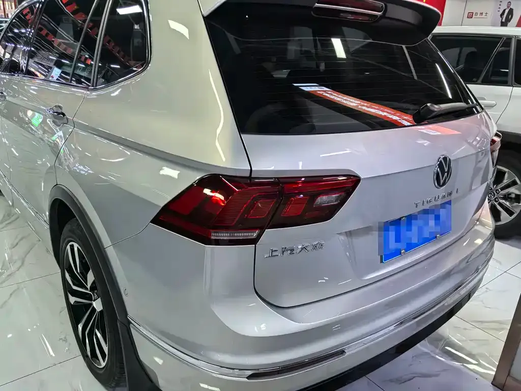 Volkswagen Tiguan L — фото 3