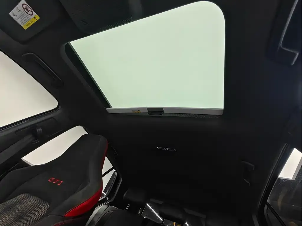 Volkswagen Golf GTI — фото 6