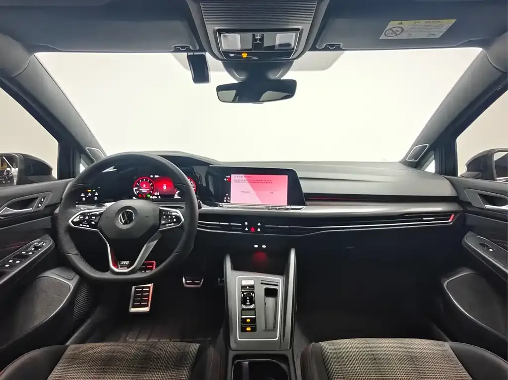 Volkswagen Golf GTI — фото 7