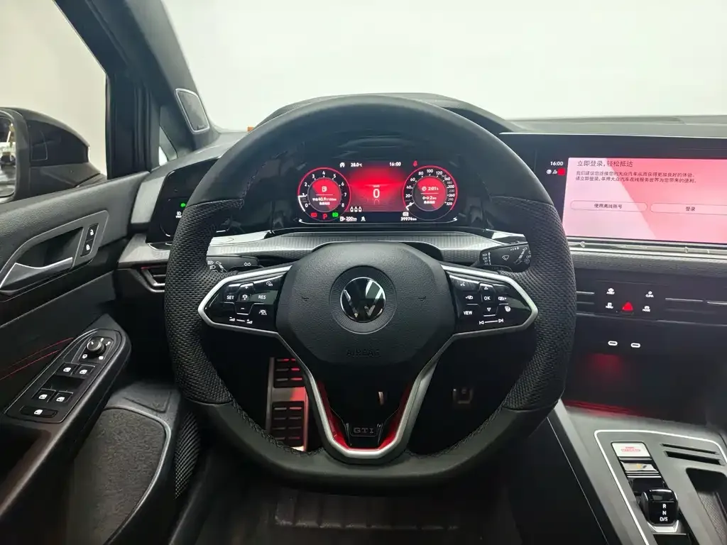 Volkswagen Golf GTI — фото 8