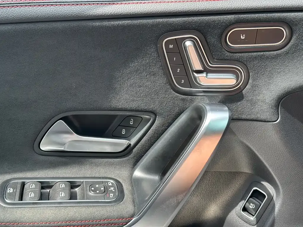 Mercedes-Benz CLA (Import) — фото 9
