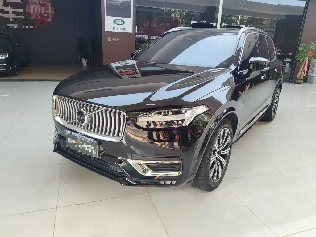 Volvo XC90 — фото 1