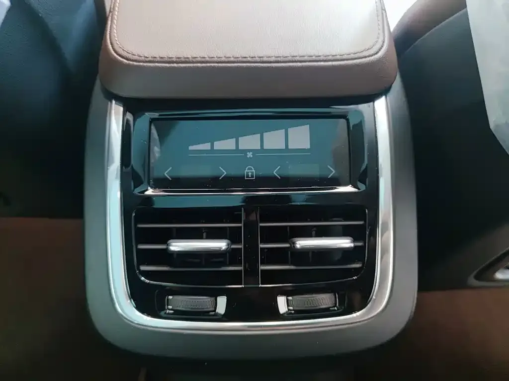 Volvo XC90 — фото 2