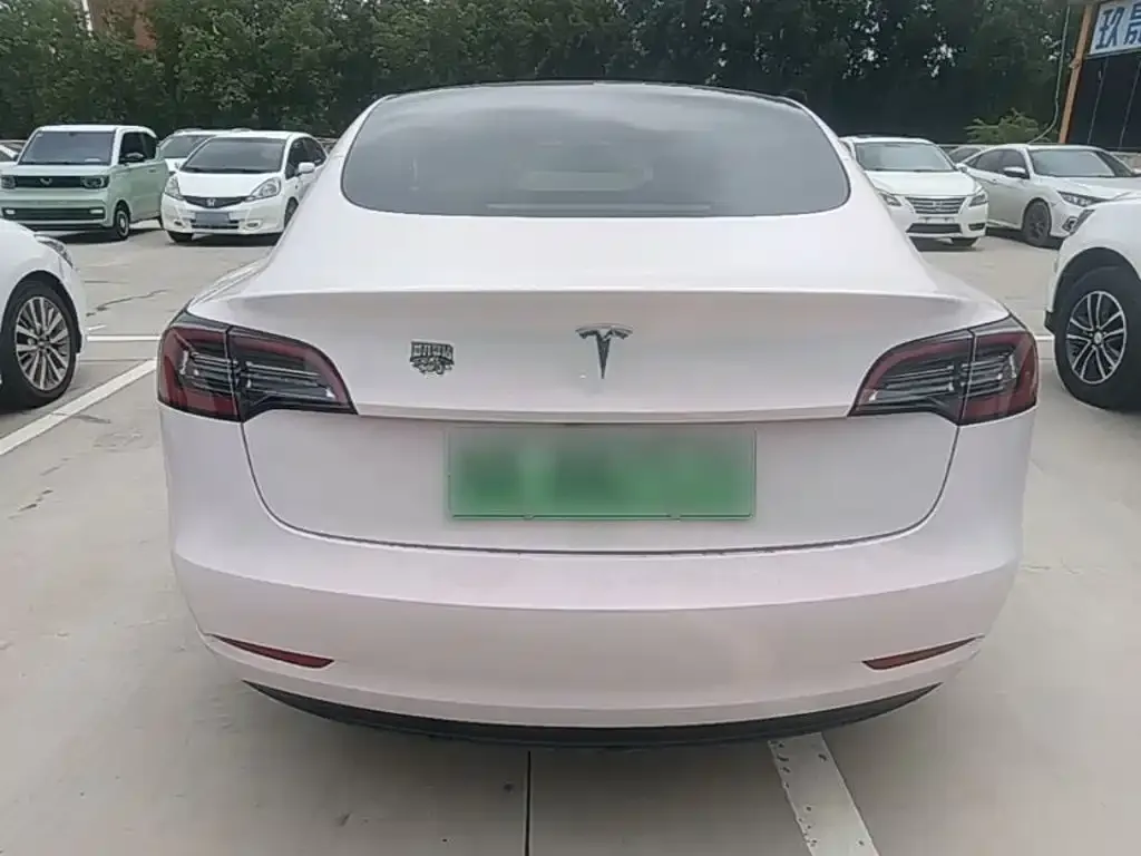 Tesla Model 3 — фото 3