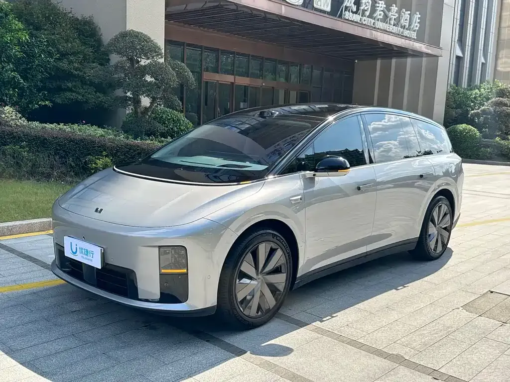 Li Auto Li i8 — фото 1