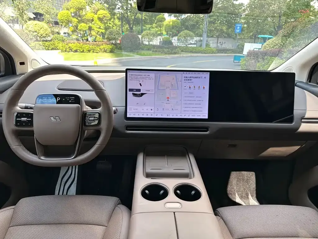 Li Auto Li i8 — фото 7