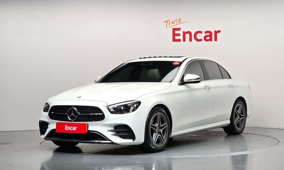 Mercedes-Benz E-Class — фото 1