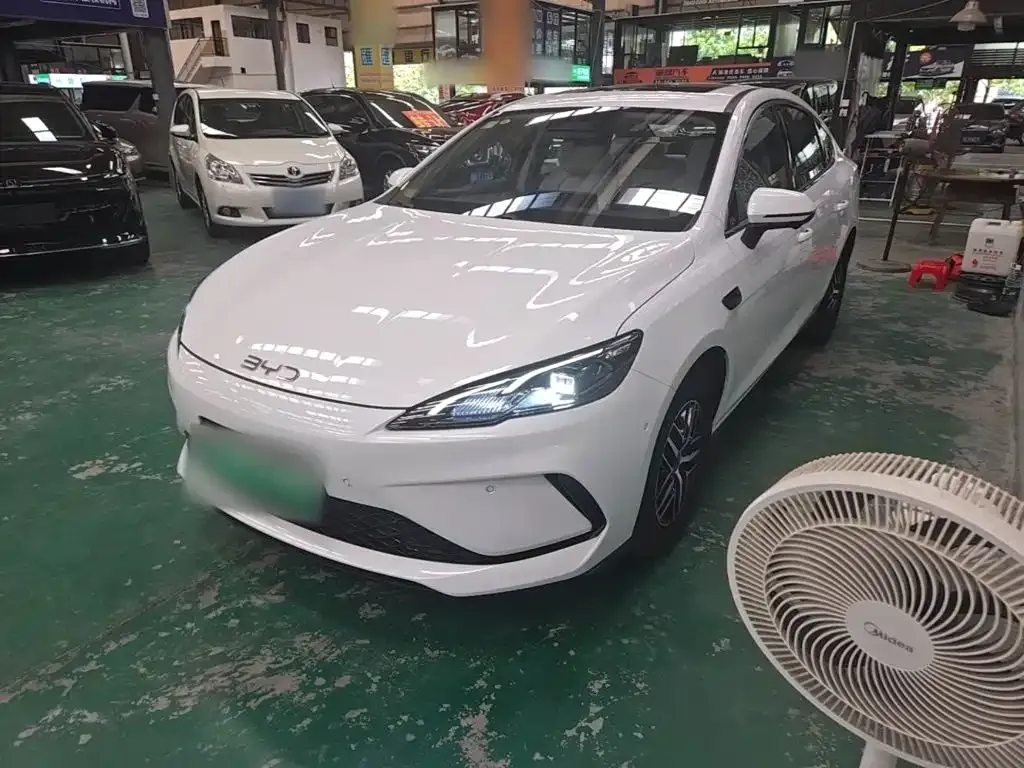 BYD Seal 05 DM-i — фото 6