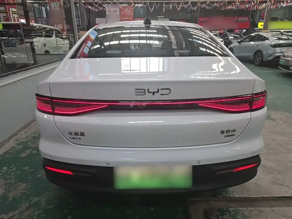 BYD Seal 05 DM-i — фото 9