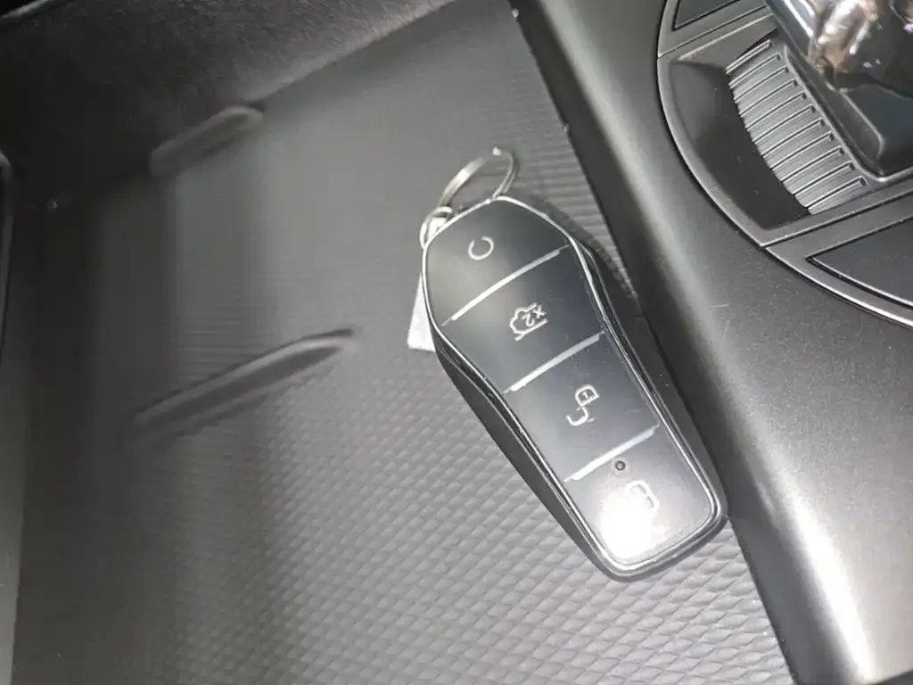 BYD Seal 05 DM-i — фото 4