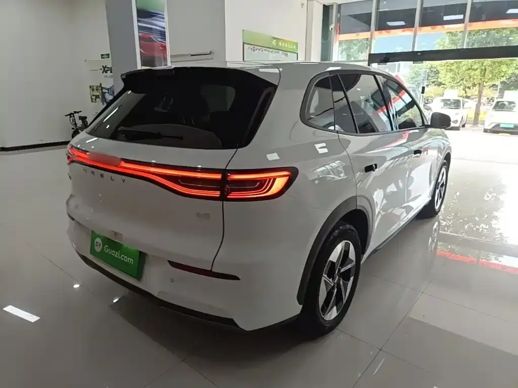 Geely Galaxy E5 — фото 10