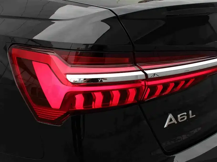Audi A6L — фото 7