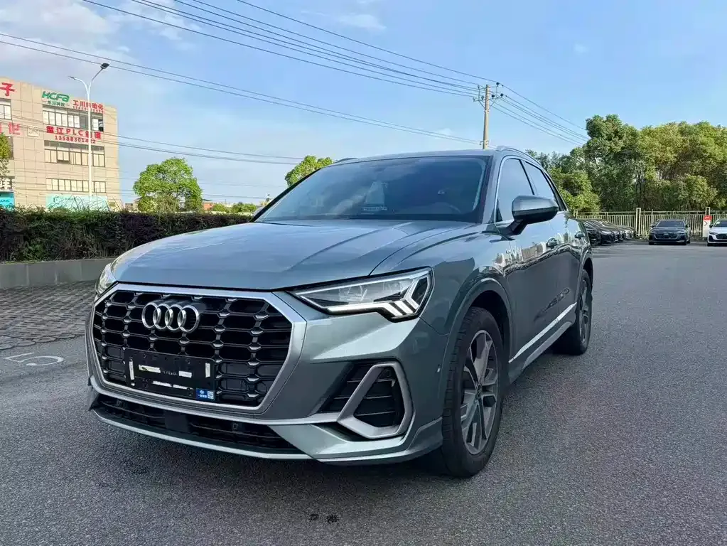 Audi Q3 — фото 1
