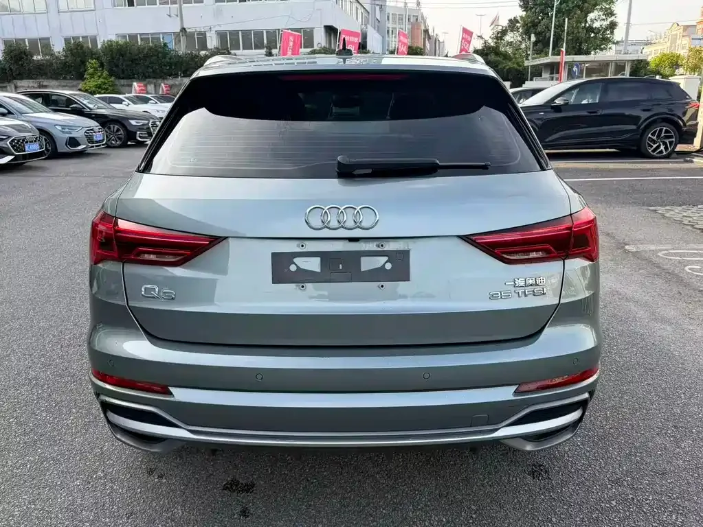 Audi Q3 — фото 10