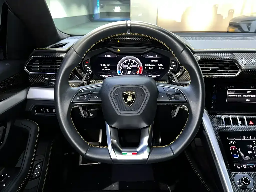 Lamborghini Urus — фото 9