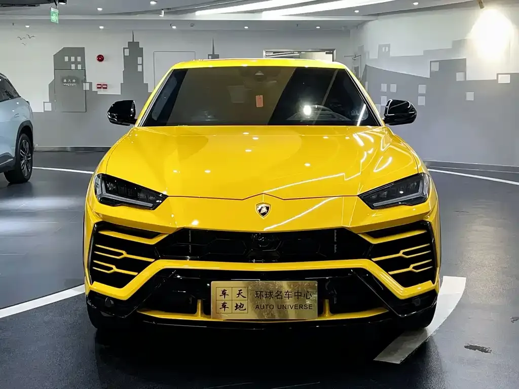 Lamborghini Urus — фото 10
