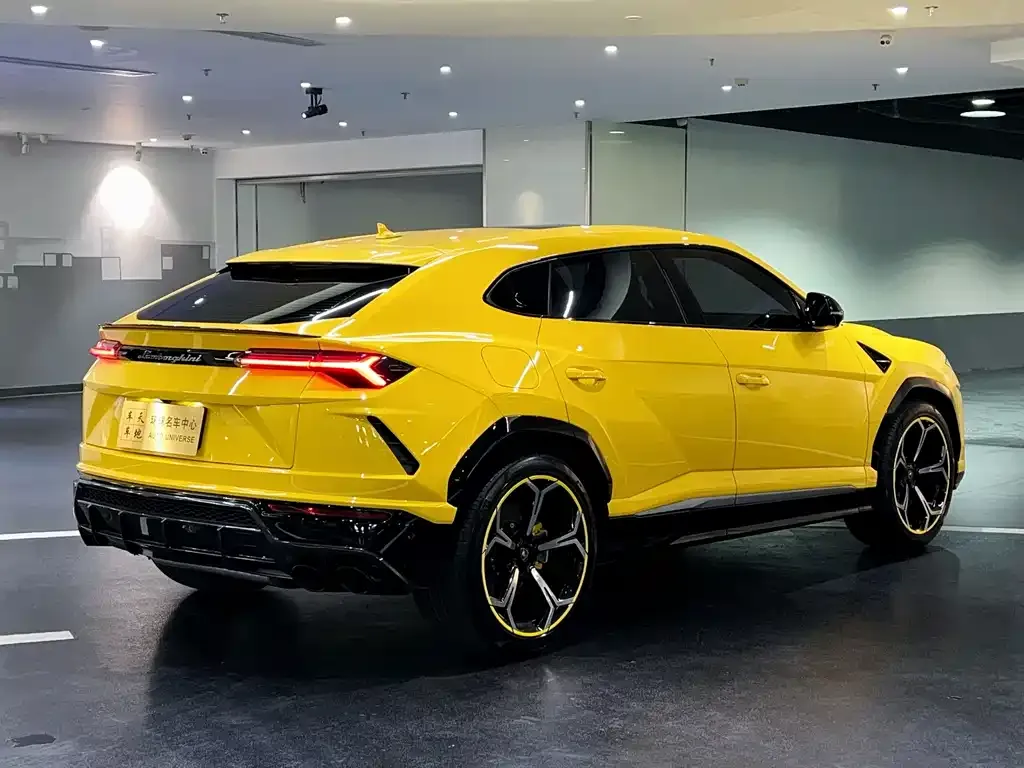 Lamborghini Urus — фото 2