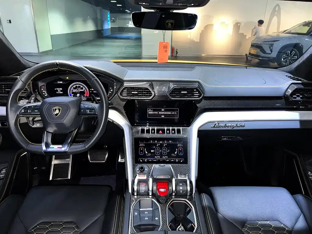 Lamborghini Urus — фото 6