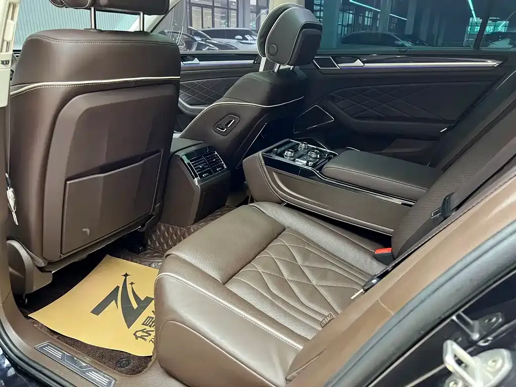 Volkswagen Phideon — фото 6