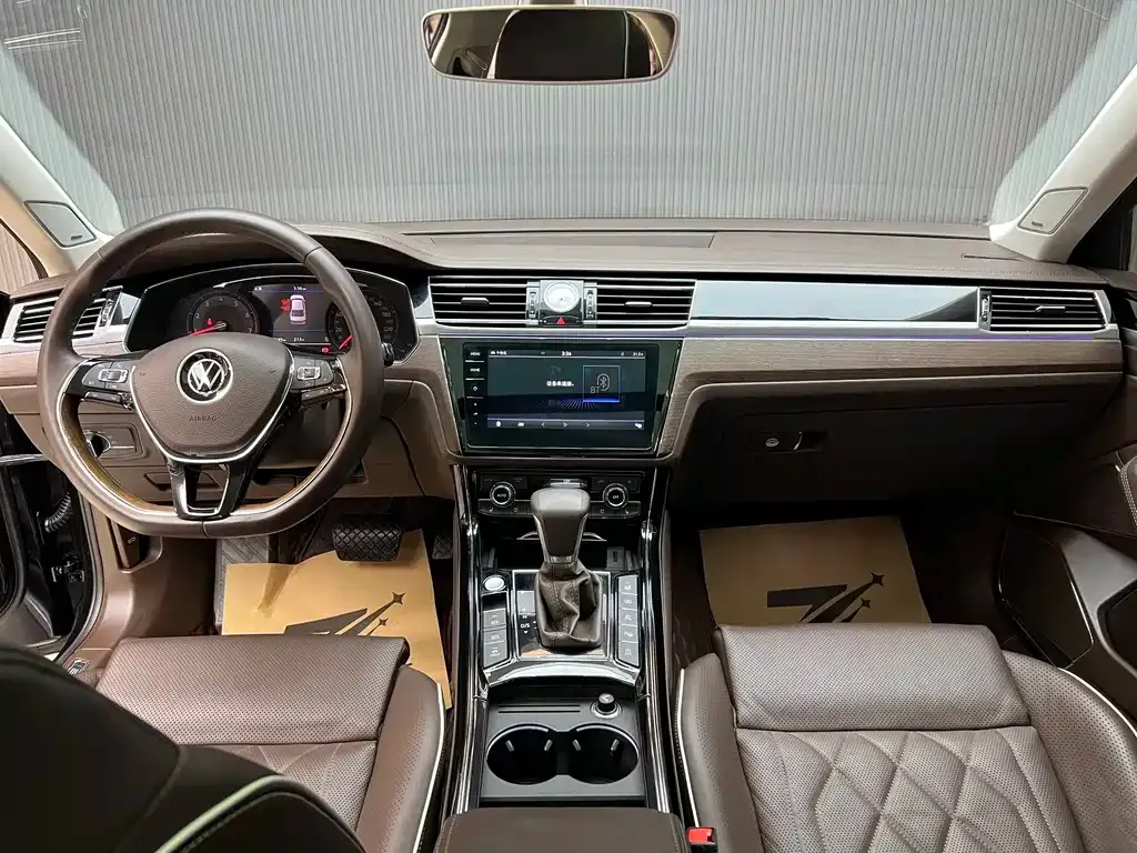 Volkswagen Phideon — фото 10