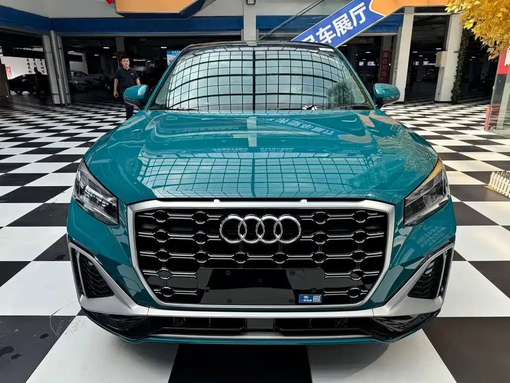 Audi Q2L — фото 3