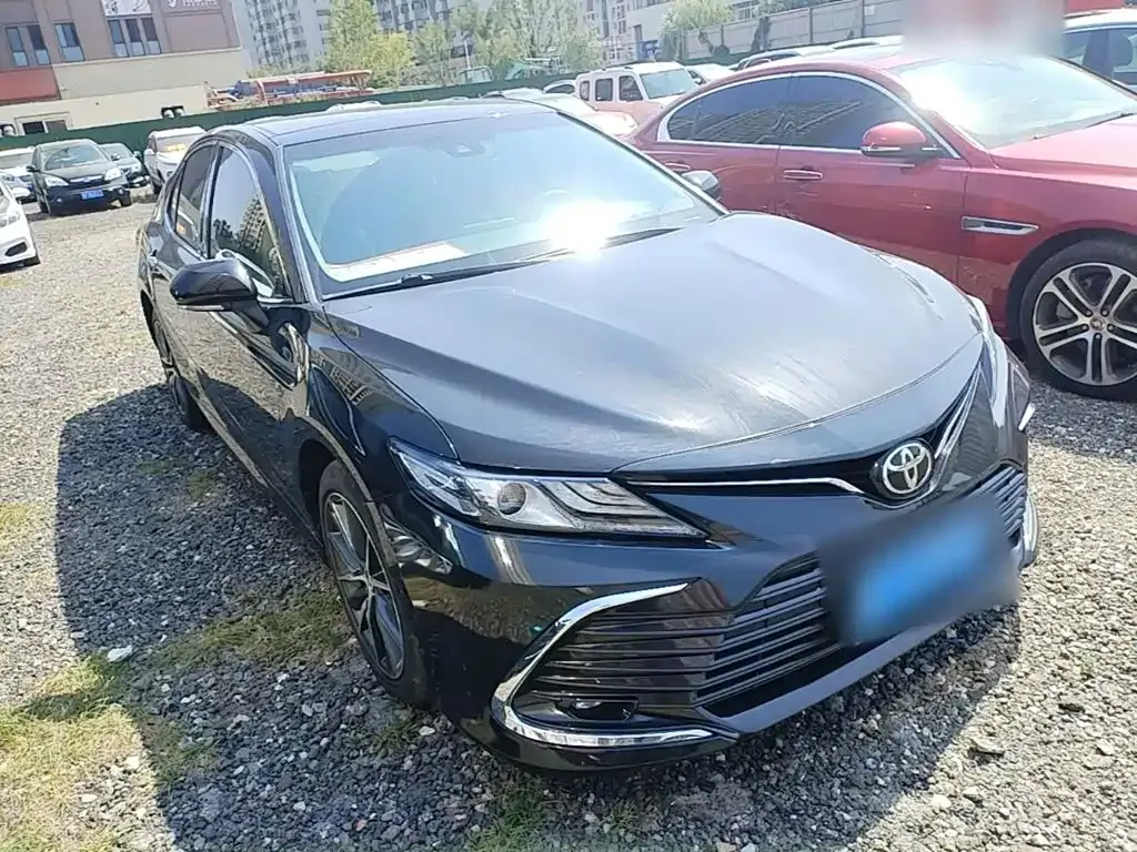 Toyota Camry — фото 5