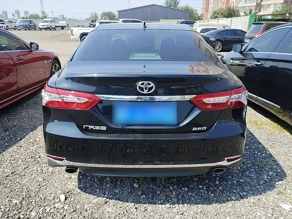 Toyota Camry — фото 7