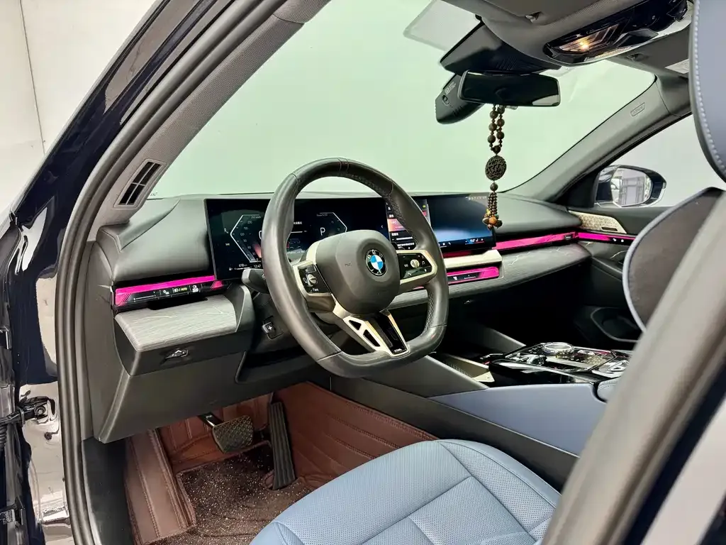 BMW 5 Series — фото 5