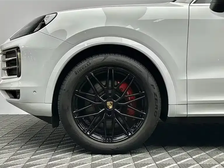 Porsche Cayenne — фото 5