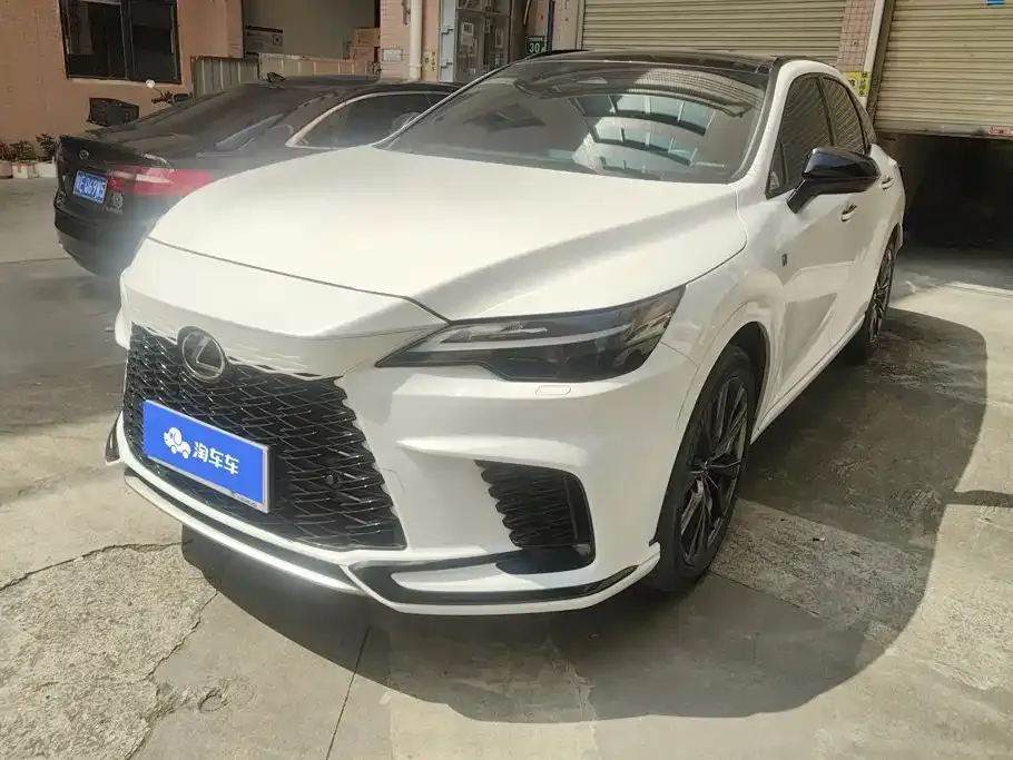Lexus RX — фото 1