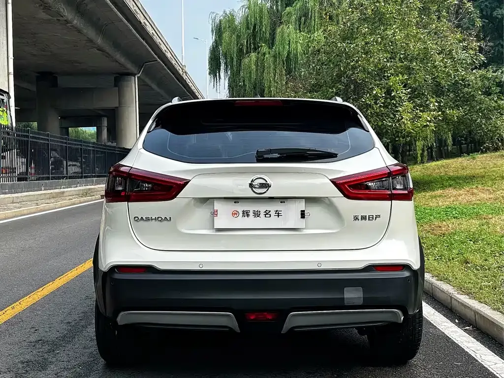 Nissan Qashqai — фото 8