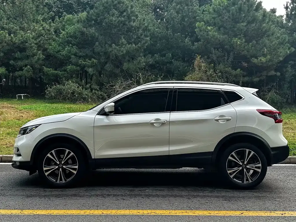 Nissan Qashqai — фото 7