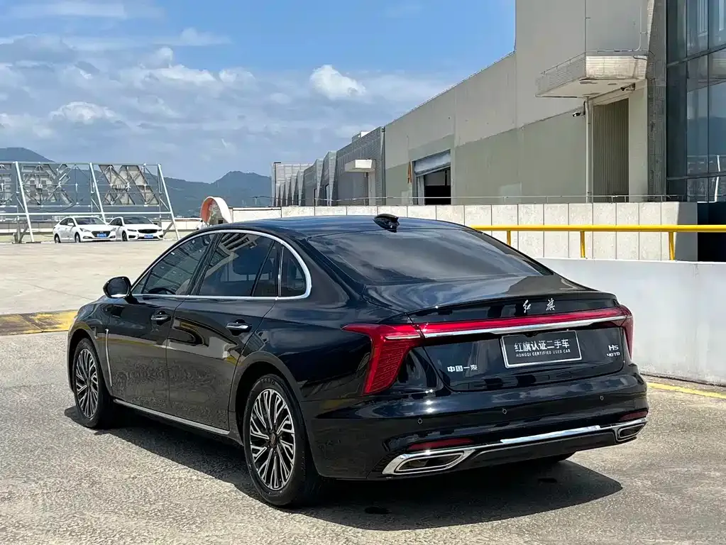 Hongqi H5 — фото 10