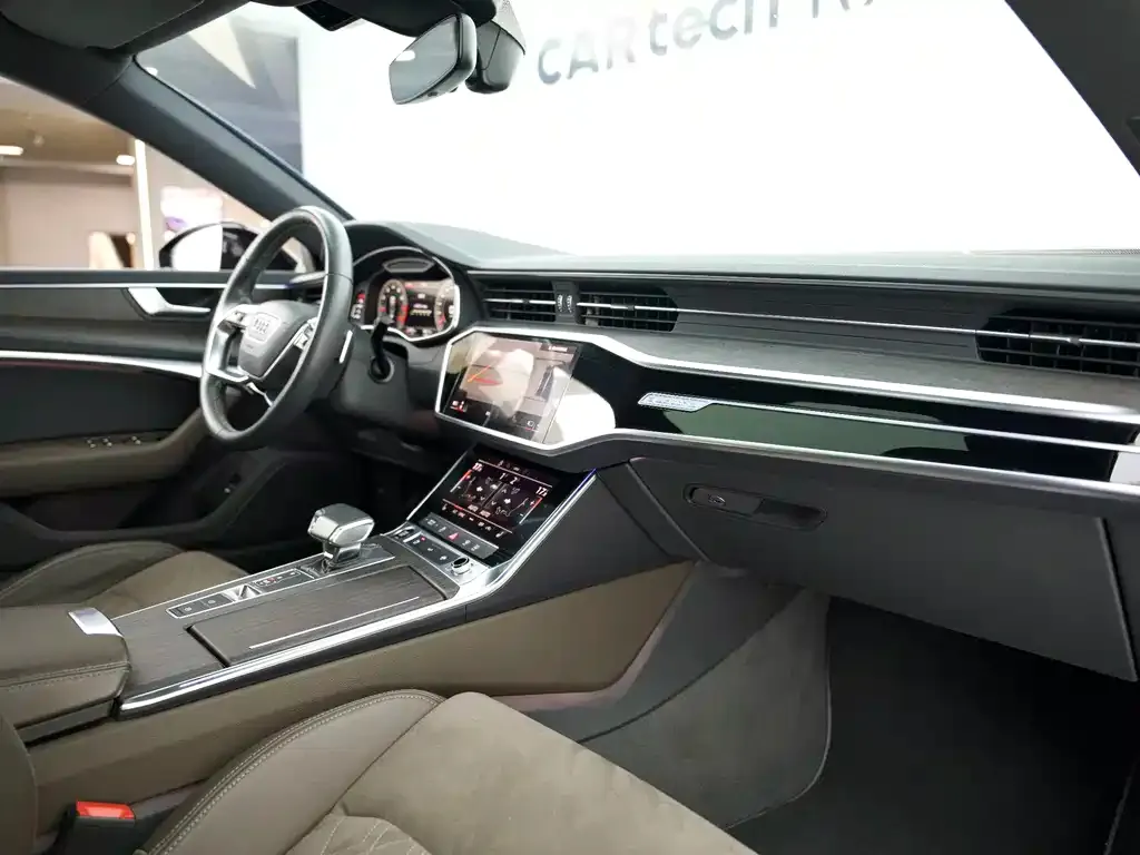 Audi A7L — фото 6