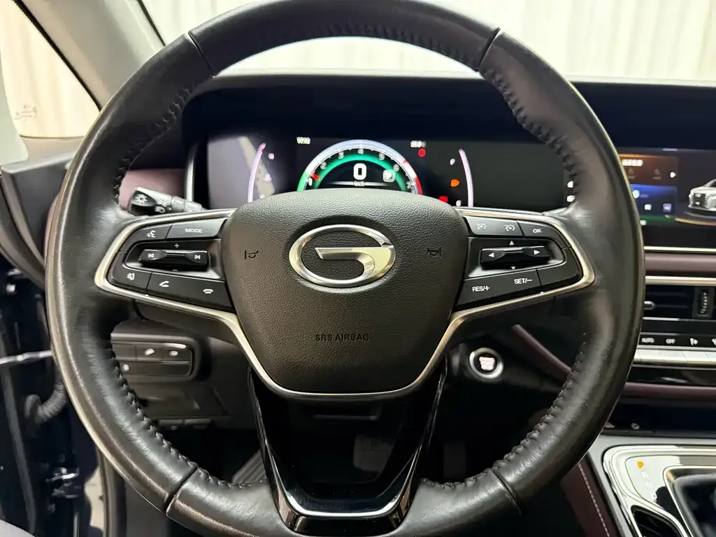 GAC Motor Trumpchi M6 — фото 10