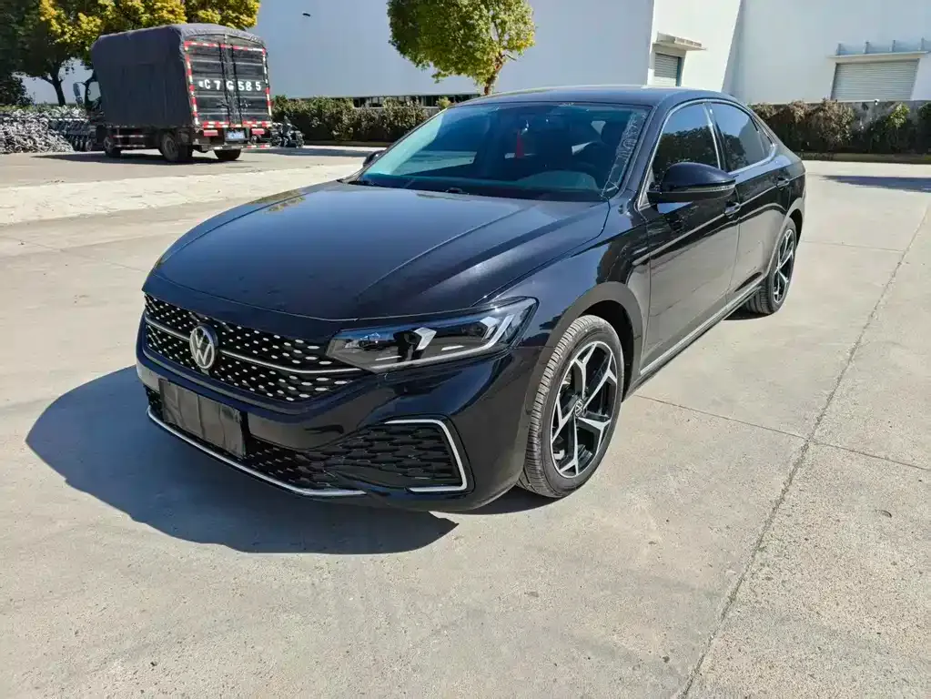 Volkswagen Passat — фото 8