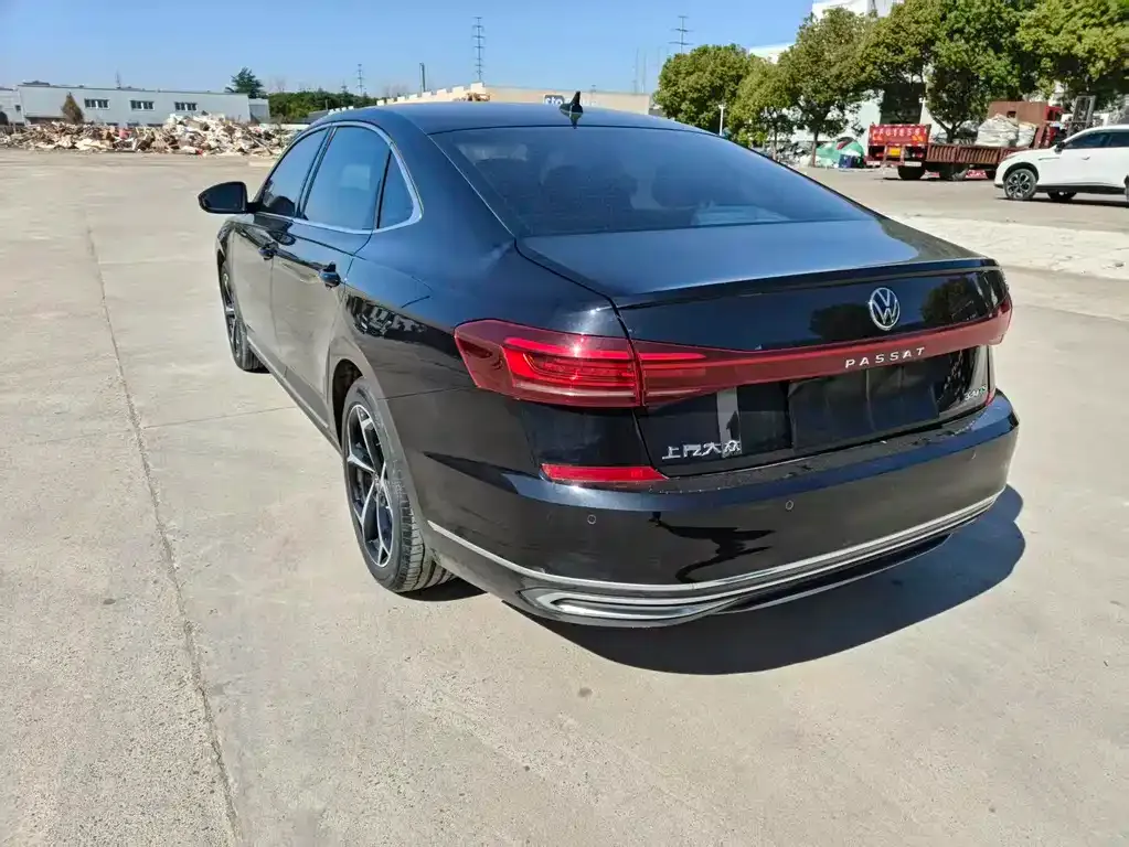 Volkswagen Passat — фото 9