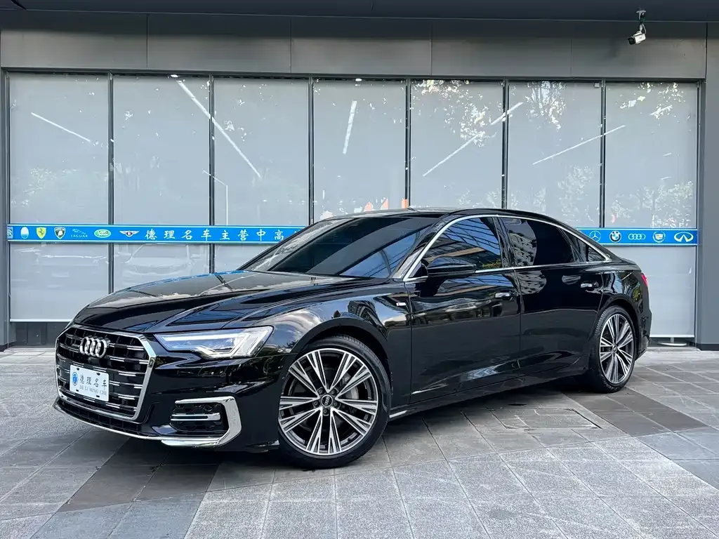Audi A6L — фото 1