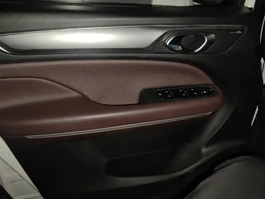 GAC Motor Trumpchi M6 — фото 10