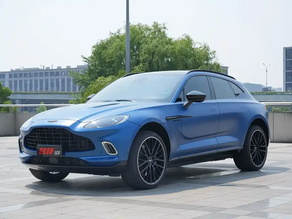 Aston Martin DBX — фото 1
