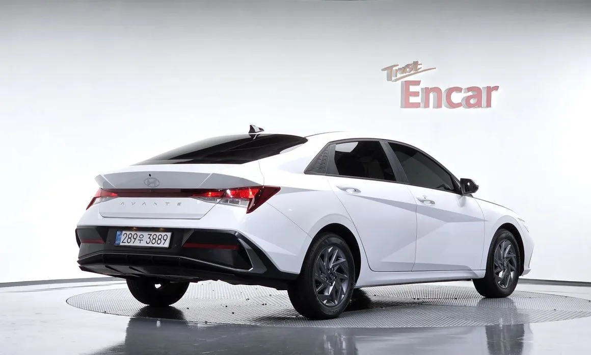 Hyundai AVANTE — фото 3