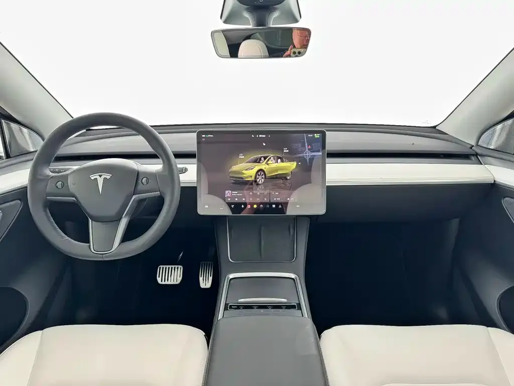 Tesla Model Y — фото 3
